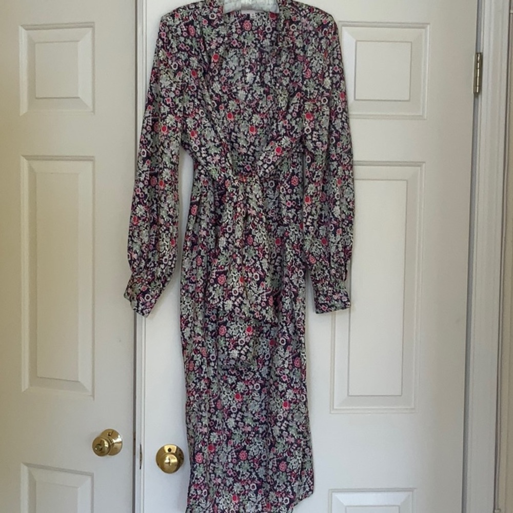 Cinq a Sept (5a7) designer dress flower print in size 10. Only worn once.. - Picture 4 of 8